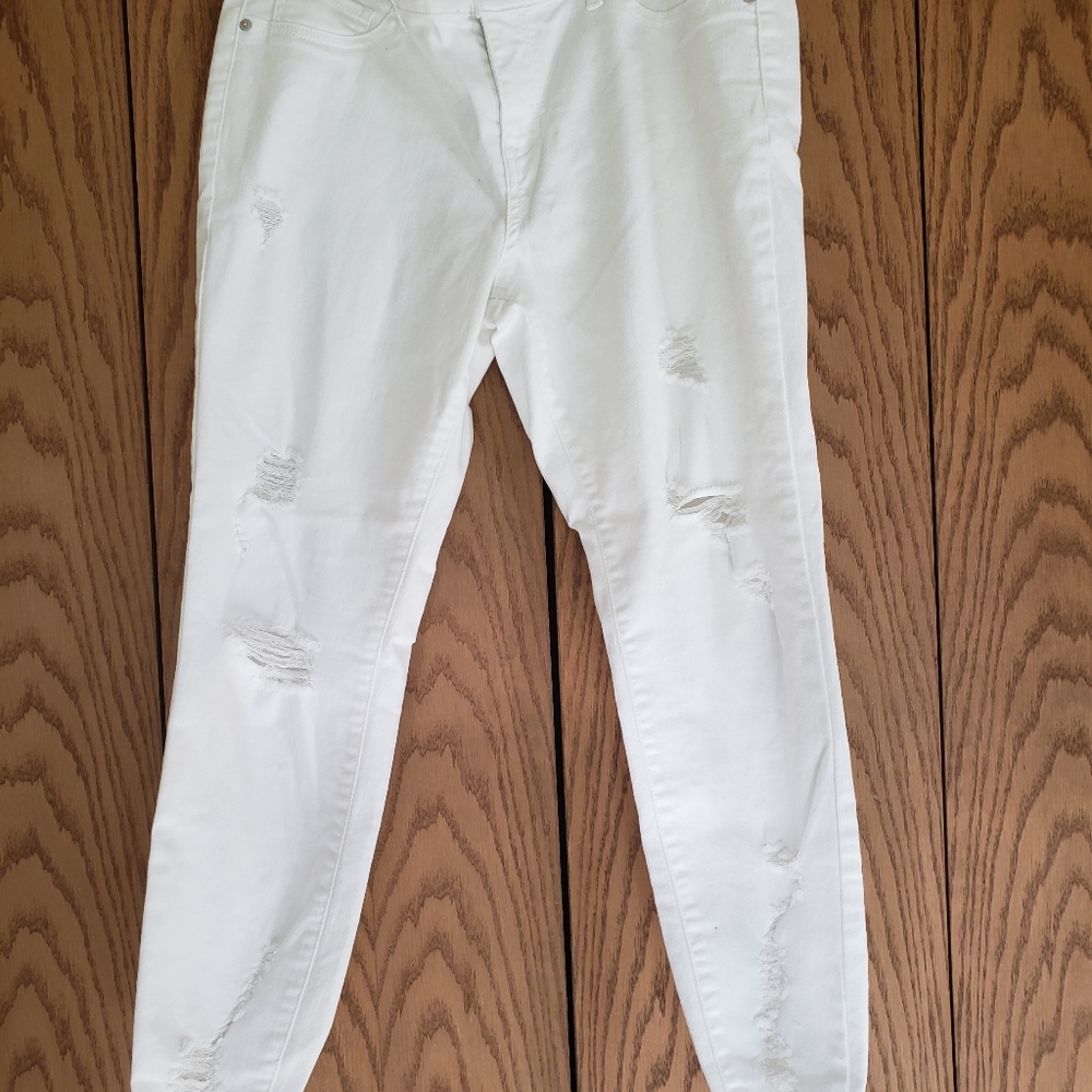 NY&Co White Ankle Jean